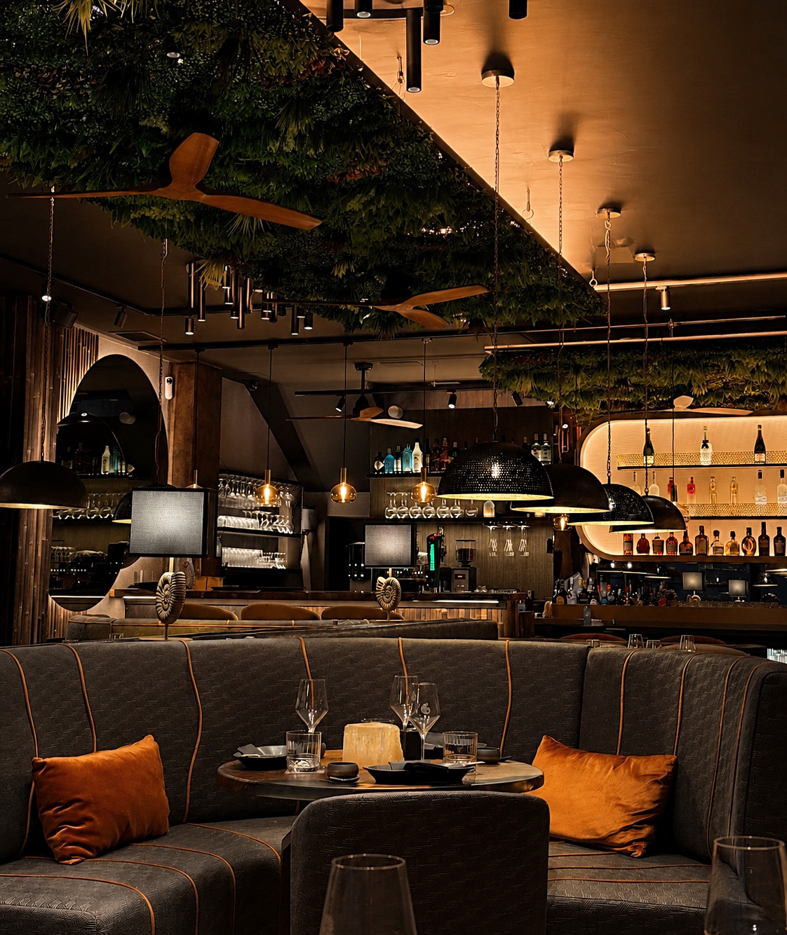 Restaurant interior by Marije Andrea